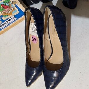 Marc New York Navy Crocodile Pattern Heels